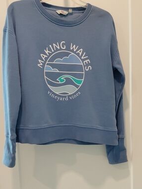 Vineyard Vines Light Blue Crewneck Sweatshirt with Pink Whale Logo..Size S..EUC